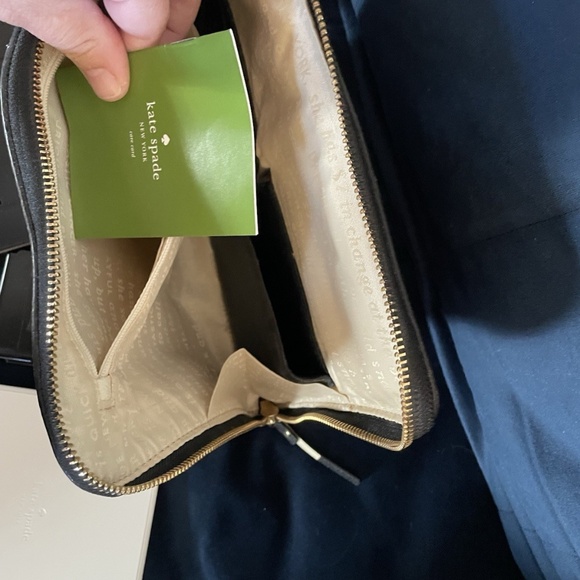 Kate Spade Just Charge It Wristlet Black /White Charging Pad/chargercord Include - Picture 7 of 9